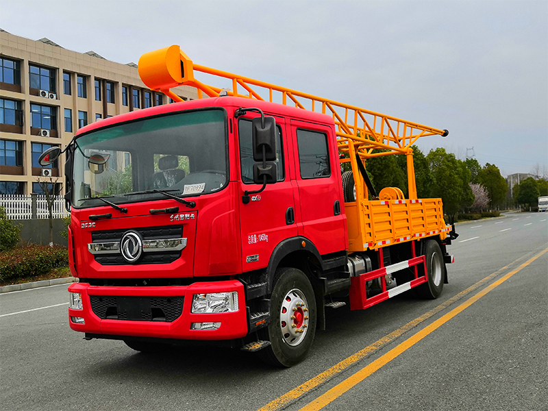 東風(fēng)多利卡雙排3型汽車鉆機(jī)