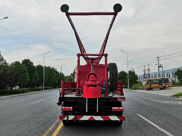 東風(fēng)天錦國(guó)六3型汽車鉆機(jī)